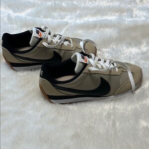 Nike Black and Tan Pacifica sneaker